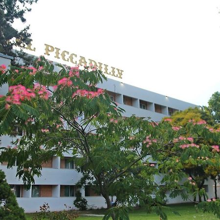 Hotel Piccadilly Mamaia Luaran gambar
