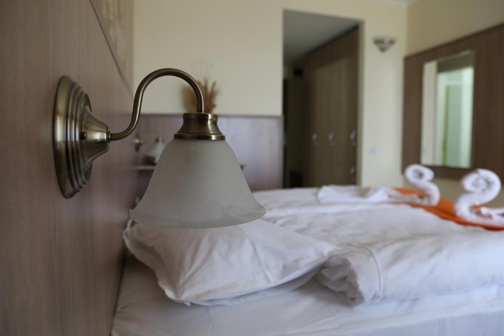 Hotel Piccadilly Mamaia Luaran gambar