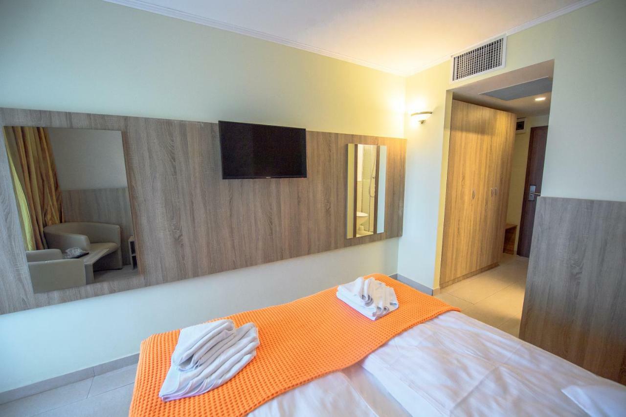 Hotel Piccadilly Mamaia Luaran gambar
