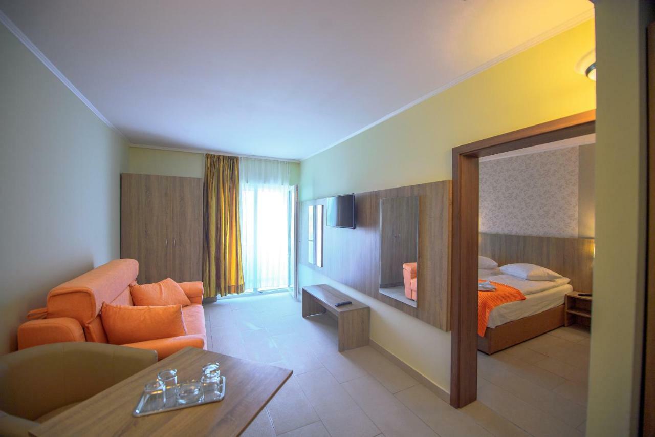 Hotel Piccadilly Mamaia Luaran gambar