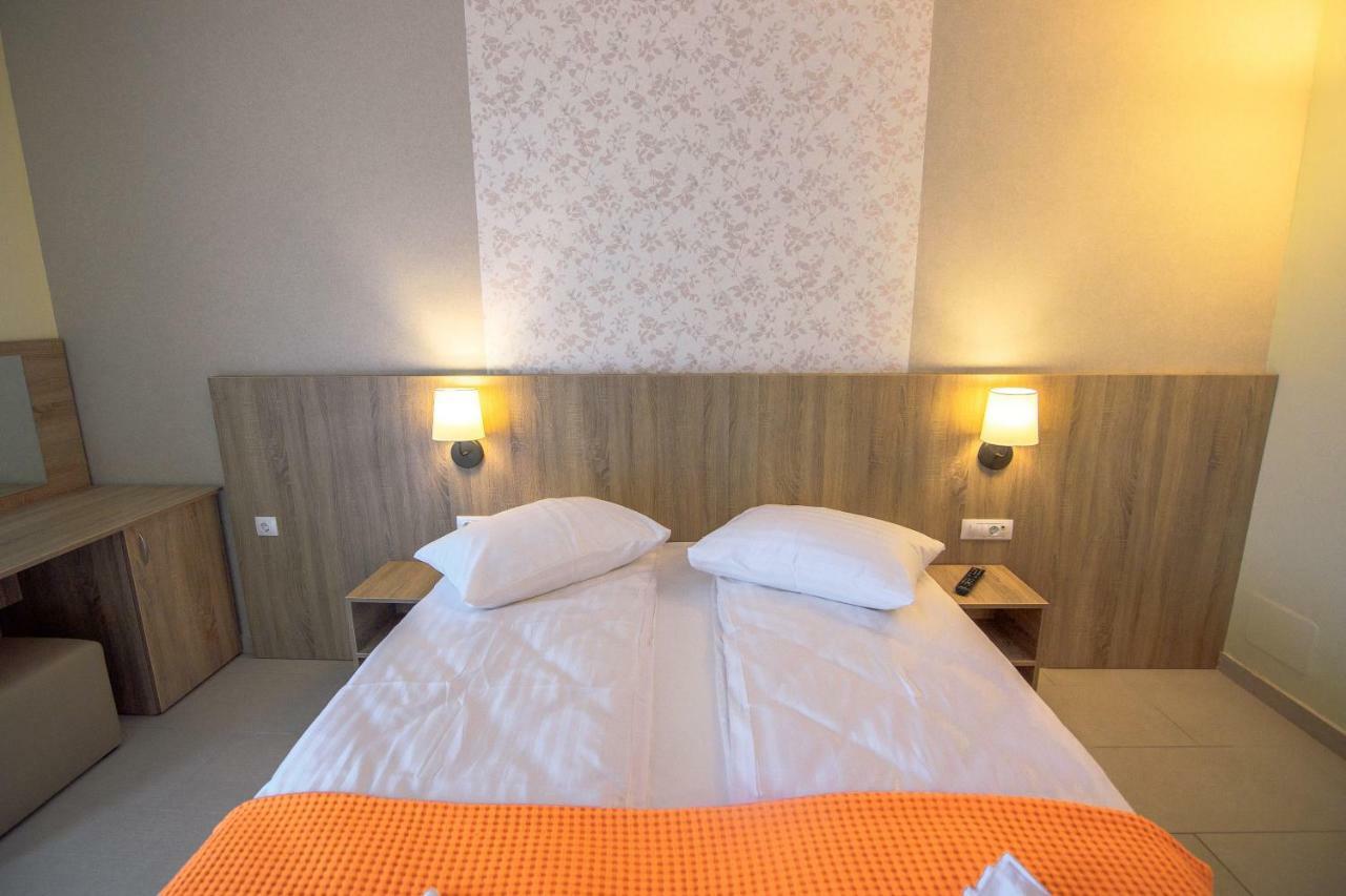 Hotel Piccadilly Mamaia Luaran gambar
