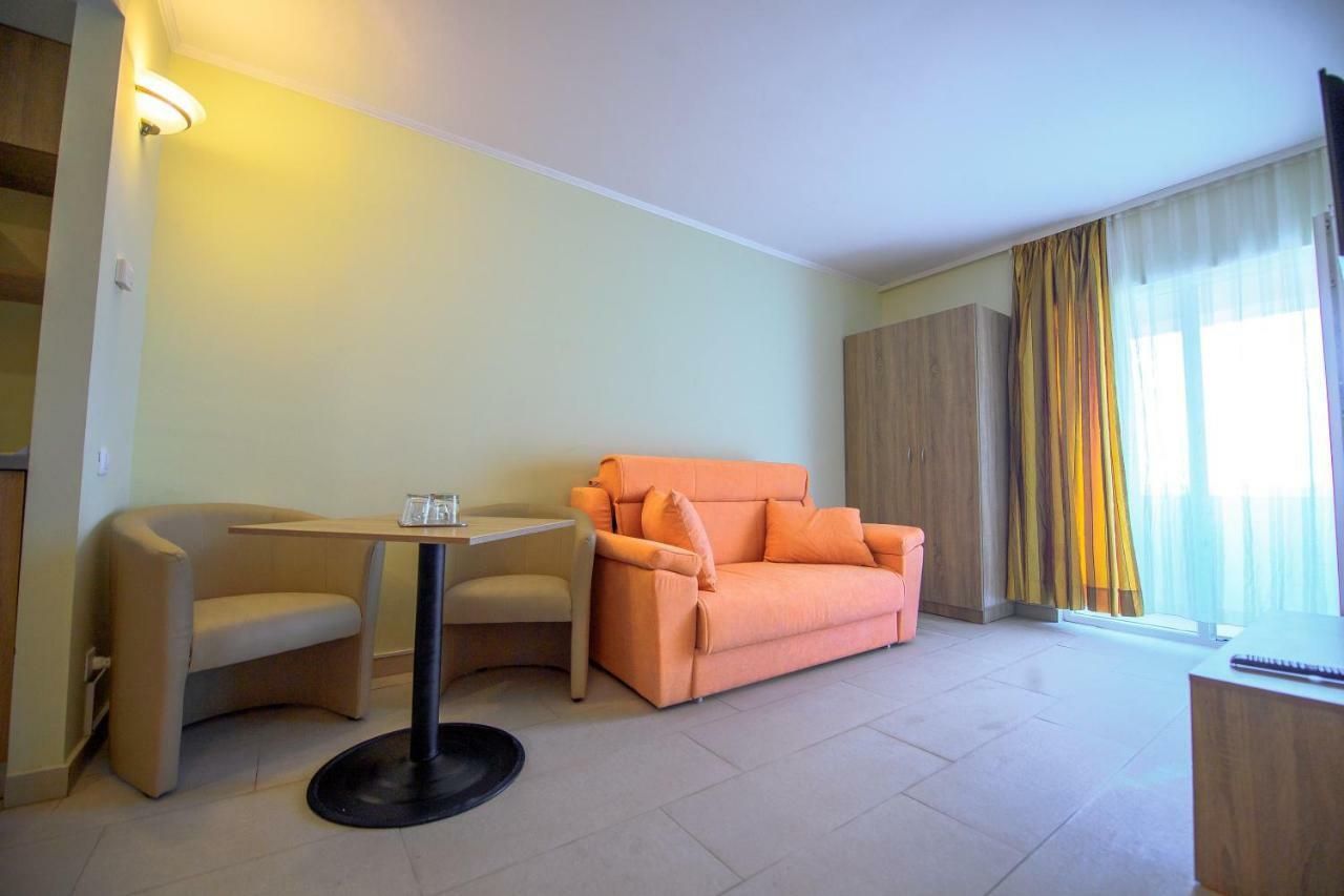 Hotel Piccadilly Mamaia Luaran gambar