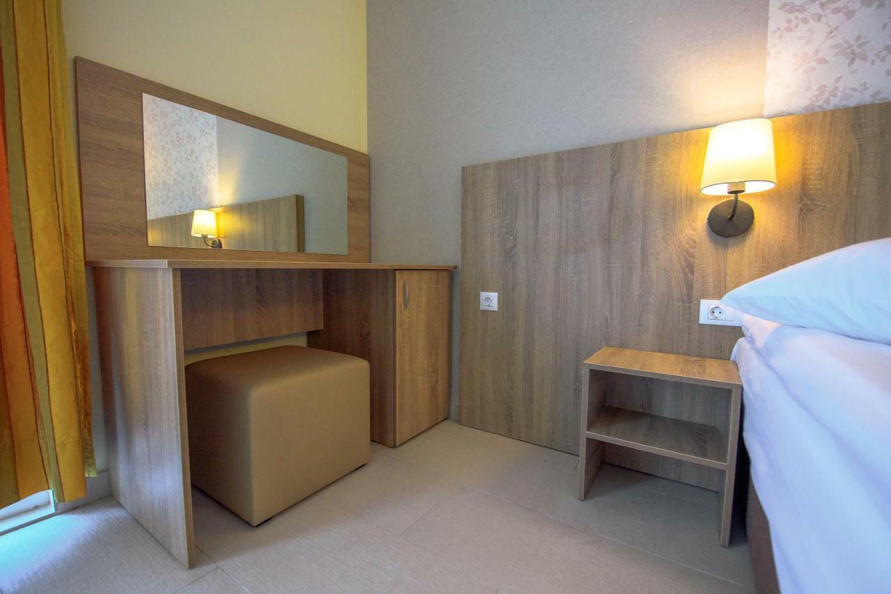 Hotel Piccadilly Mamaia Luaran gambar