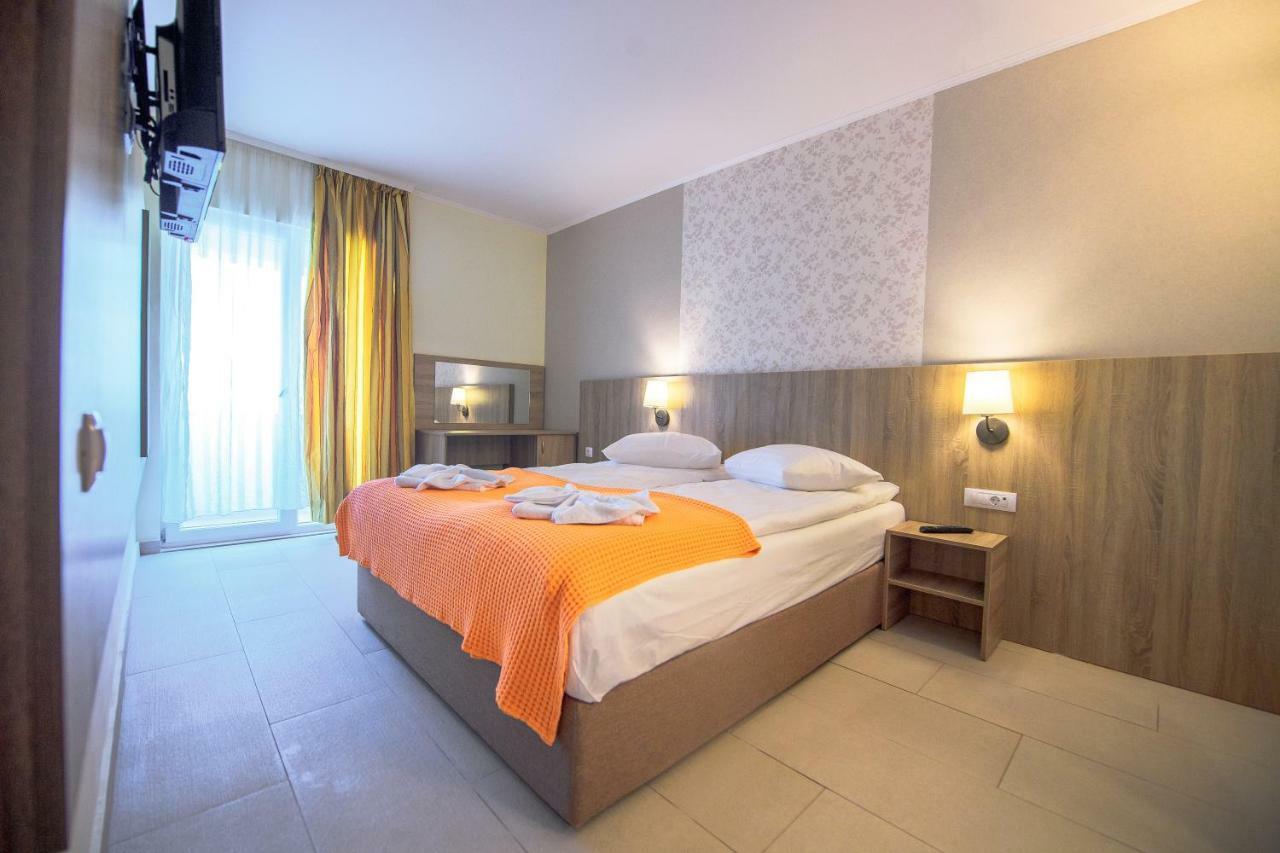 Hotel Piccadilly Mamaia Luaran gambar