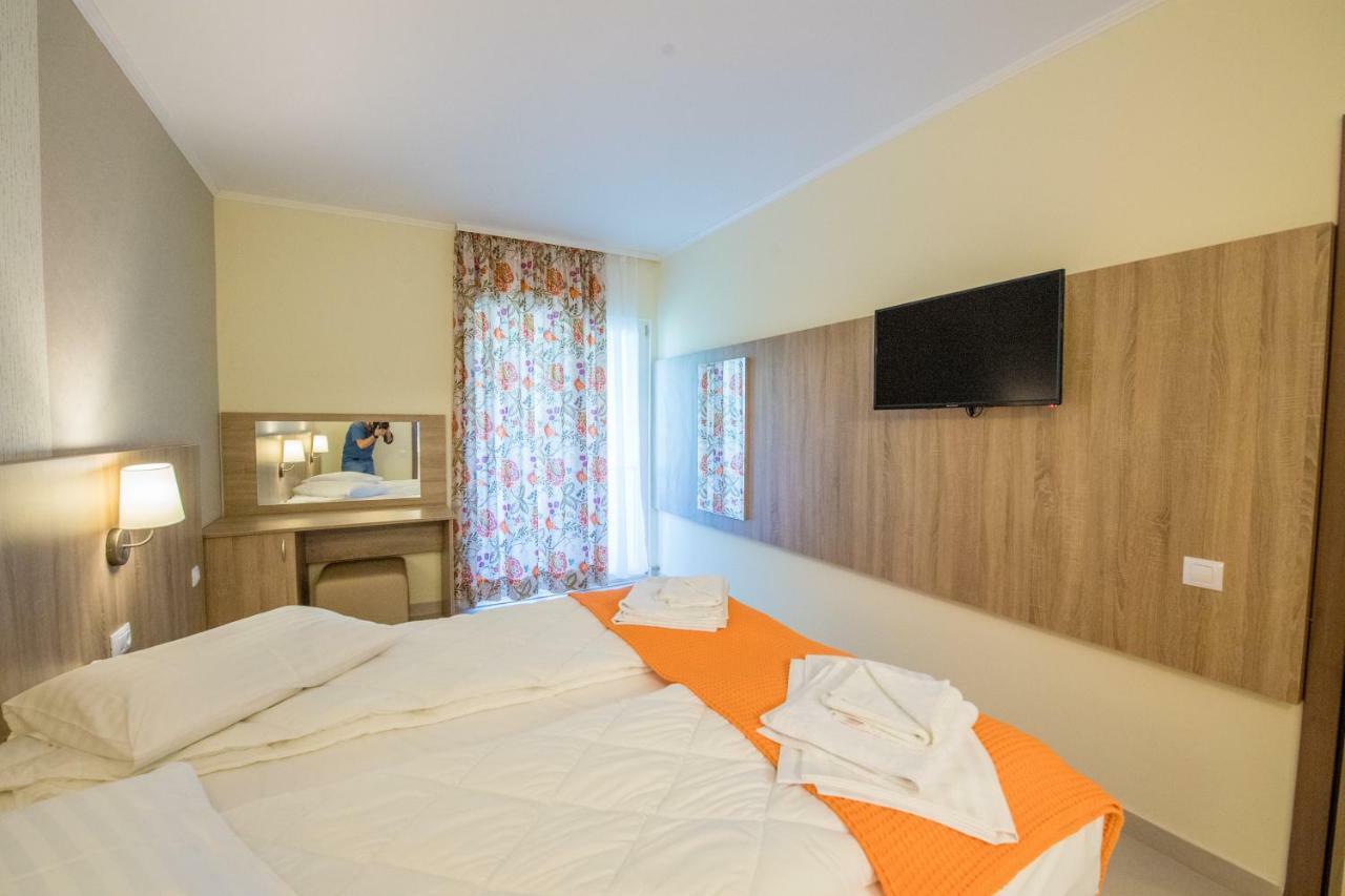 Hotel Piccadilly Mamaia Luaran gambar